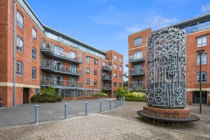 3 Bedroom Apartment To Rent In Furnace House, Waterfont, Oxford, OX2