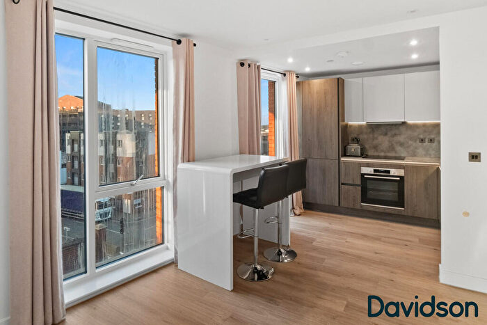 3 Bedroom Apartment To Rent In The Barker, Snow Hill Wharf, Shadwell Street, Birmiingham, B4