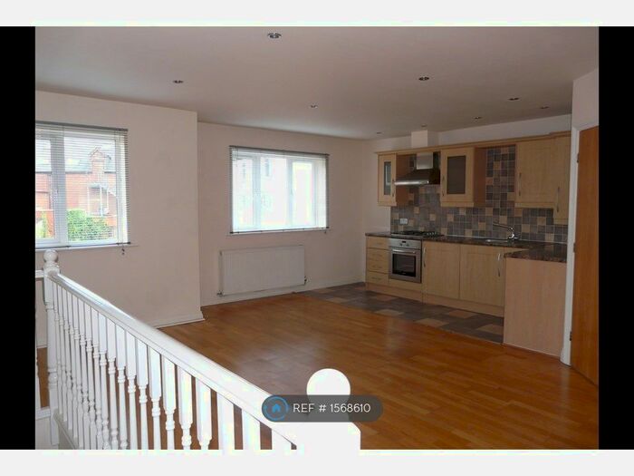 2 Bedroom Flat To Rent In Minton Court, Bolton, BL3