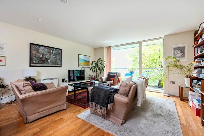 2 Bedroom Flat To Rent In Drayton Park, London, N5