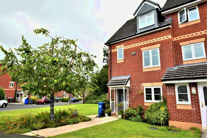 4 Bedroom Town House To Rent In Lawnhurst Avenue, Wythenshawe, Manchester, M23