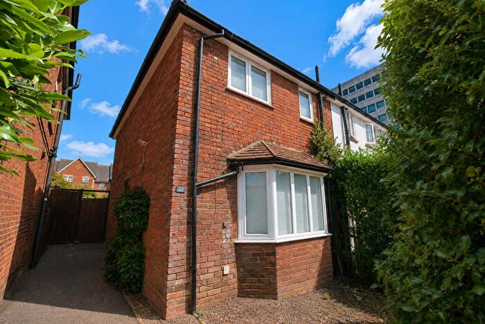4 Bedroom Semi-Detached House To Rent In Margaret Road, Guildford, Surrey, Surrey, GU1