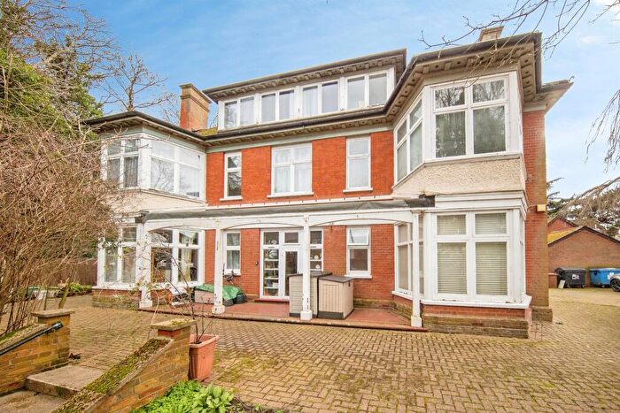 2 Bedroom Flat For Sale In Rose Hill Crescent, Ipswich, IP3