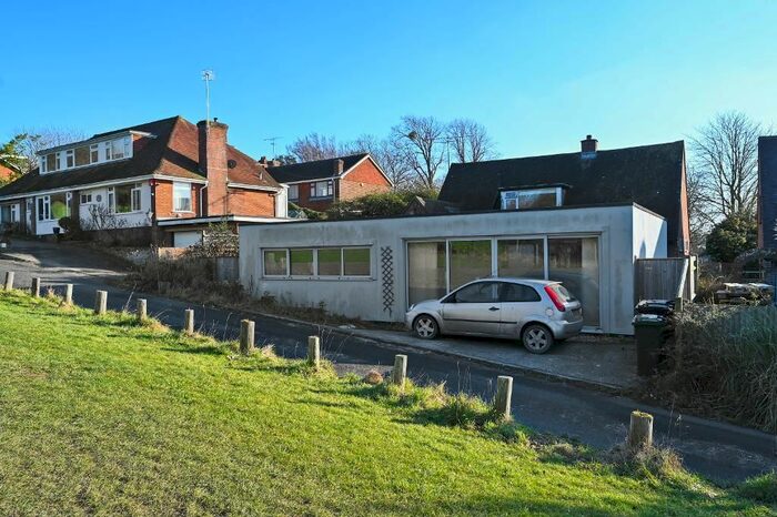 1 Bedroom Flat To Rent In Surrenden Crescent, Brighton, East Sussex, BN1