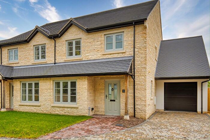 4 Bedroom Semi-Detached House For Sale In Martins Lane, Standlake, OX29