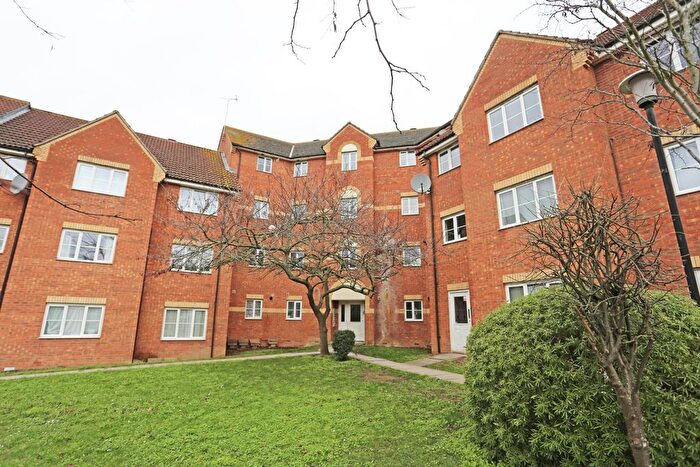 2 Bedroom Flat To Rent In Westfield Gardens, Chadwell Heath, RM6