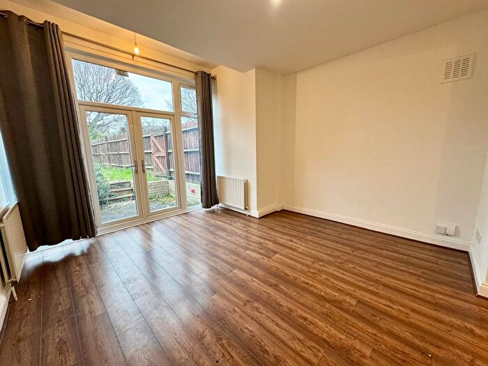 2 Bedroom Flat To Rent In Rodway Road, Bromley, BR1