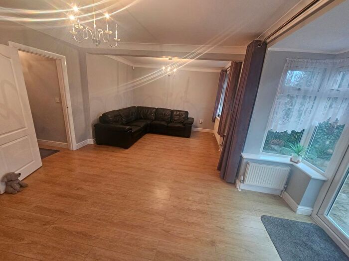 2 Bedroom Bungalow To Rent In West View, Feltham, TW14