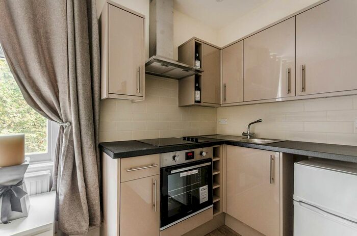 Studio To Rent In Nevern Place, Earls Court, London, SW5