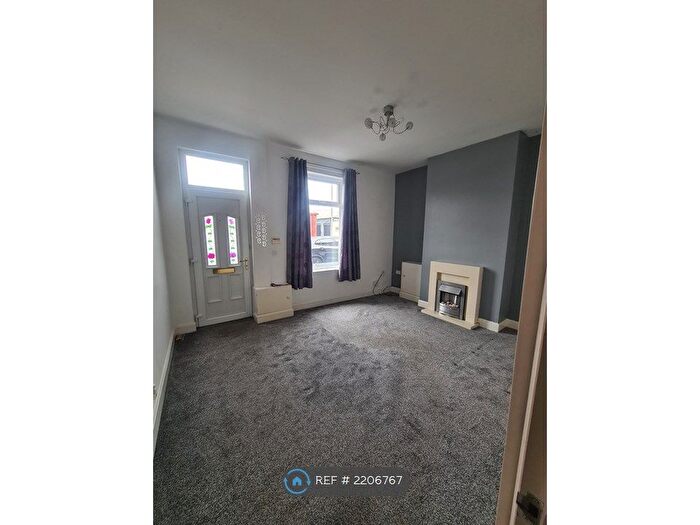 2 Bedroom Terraced House To Rent In Fields New Road, Chadderton, Oldham, OL9