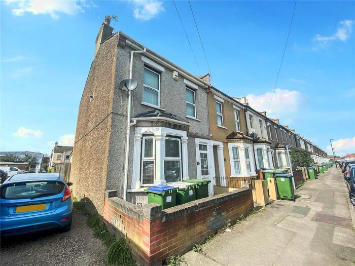 3 Bedroom End Of Terrace House To Rent In Bethel Road, Welling, Kent, DA16