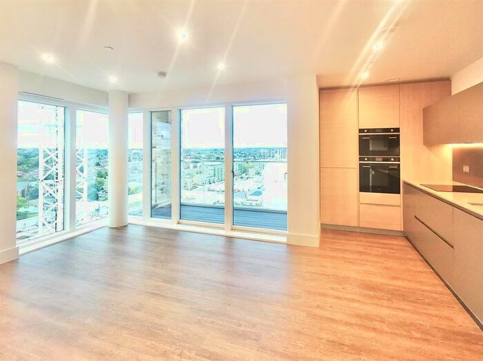 2 Bedroom Flat To Rent In Cobham House, Pegler Square, London, SE3