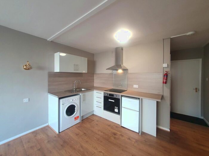 1 Bedroom Flat To Rent In Totnes Road, Paignton, TQ4