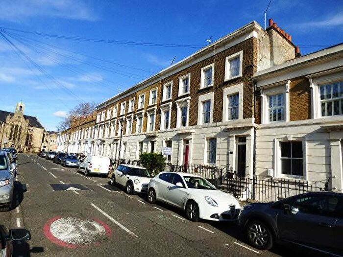 2 Bedroom Flat To Rent In Cephas Avenue, Stepney Green, London, E1