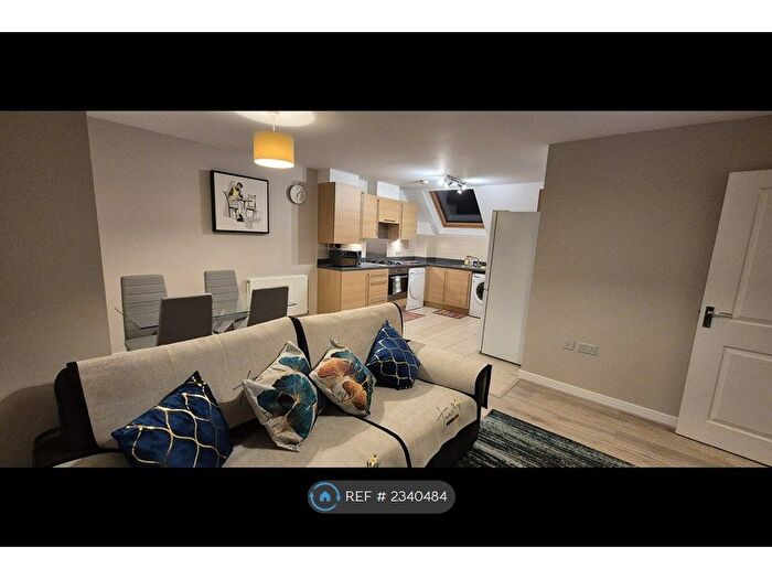 2 Bedroom Flat To Rent In Sopwith House, Hayes, UB3