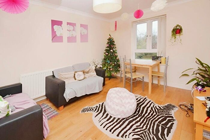 3 Bedroom Flat To Rent In Brunswick Road, Manchester, Greater Manchester, M20