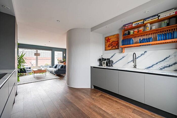 2 Bedroom Flat For Sale In Christina Street, Shoreditch, London, EC2A
