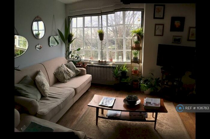 1 Bedroom Flat To Rent In Millbrook Road East, Southampton, SO15