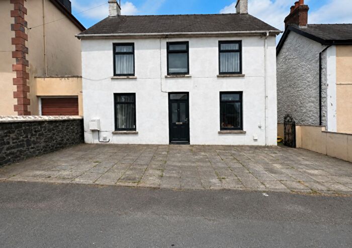 4 Bedroom Detached House For Sale In Cwmann, Lampeter, SA48