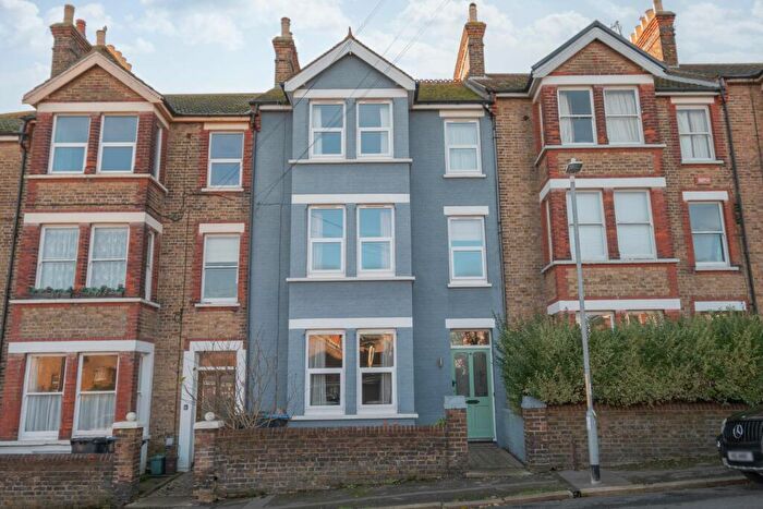 6 Bedroom Terraced House To Rent In Lyndhurst Road, Ramsgate, CT11