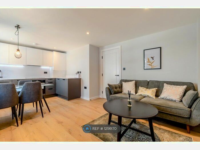 2 Bedroom Flat To Rent In Glenhaven Avenue, Borehamwood WD6