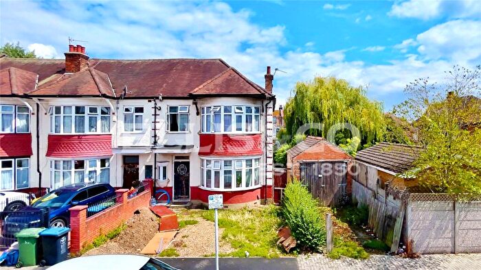 3 Bedroom End Of Terrace House For Sale In Swinderby Road, Wembley, HA0