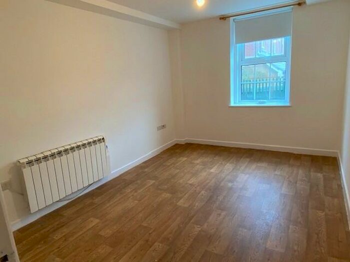 1 Bedroom Flat To Rent In Cook Street, Southampton, Hampshire, SO14