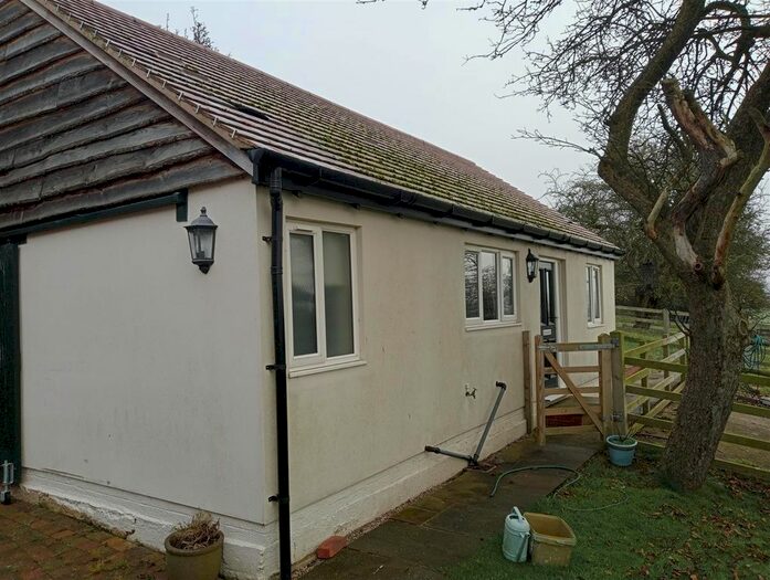 1 Bedroom Flat To Rent In Brickyard Road, Napton, Southam, CV47