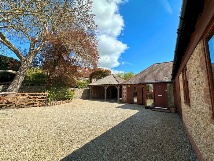 3 Bedroom Cottage To Rent In Cote Street, Worthing, BN13