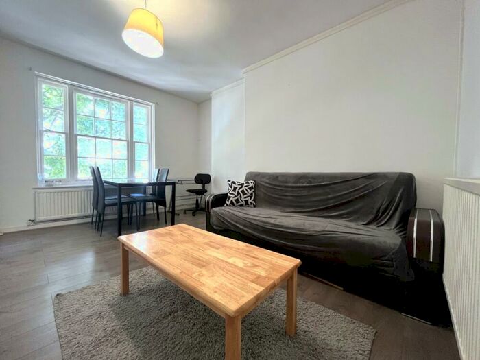 2 Bedroom Maisonette To Rent In Phoenix Road, St Pancras, NW1