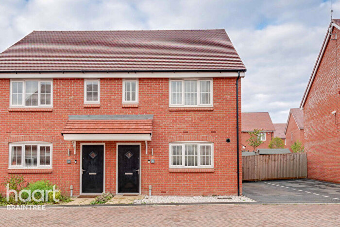 3 Bedroom Semi-Detached House For Sale In Stour Close, Dunmow, CM6