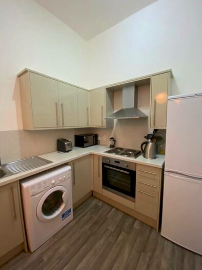 4 Bedroom Flat To Rent In Oxford Street, Newington, Edinburgh, EH8
