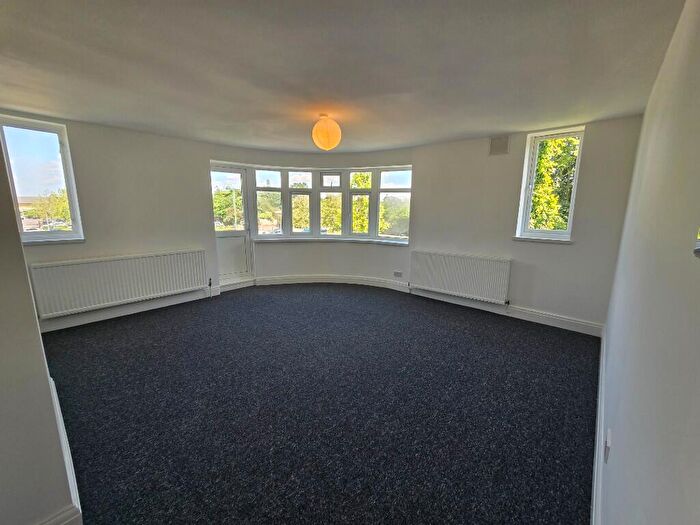 2 Bedroom Flat To Rent In Lemna Road, London, E11