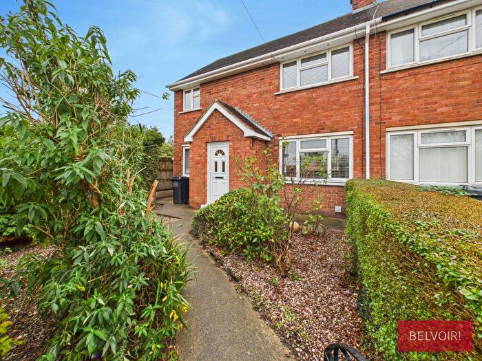 3 Bedroom End Of Terrace House For Sale In Greenfields, Burton, LL12
