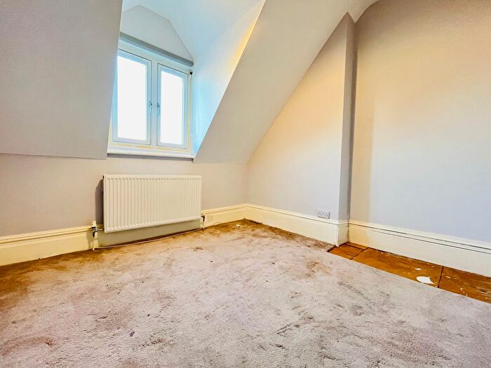 2 Bedroom Flat For Sale In High Road, Willesden, NW10