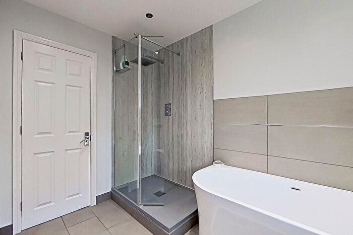 4 Bedroom Detached House For Sale In Corn Mill Close, Walmley, B76