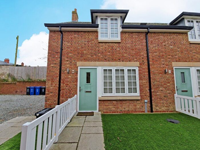 2 Bedroom Mews To Rent In Antelope Hill Mews, Brackley, Northants, NN13