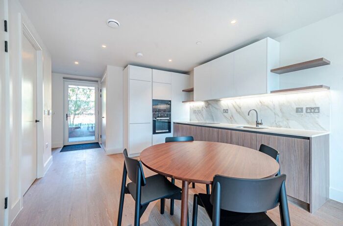 2 Bedroom Flat To Rent In West End Lane, West Hampstead, London, NW6