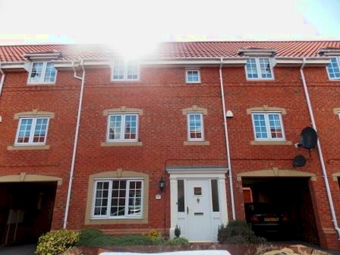 5 Bedroom Terraced House To Rent In Rosebay Road, Desborough, NN14