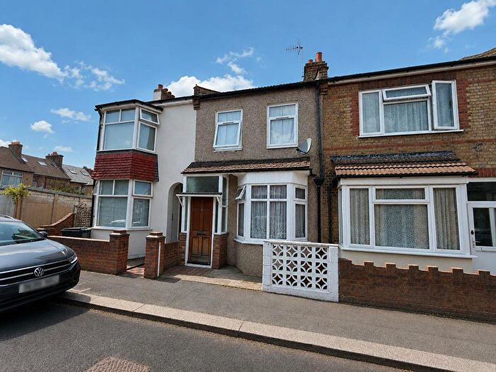 2 Bedroom Terraced House For Sale In St Johns Road, Chingford, E4