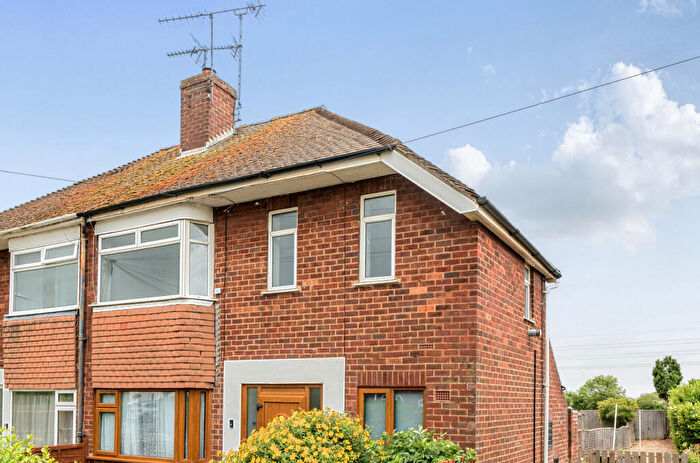 2 Bedroom Maisonette For Sale In Elmfield Avenue, Cheltenham, Gloucestershire, GL51