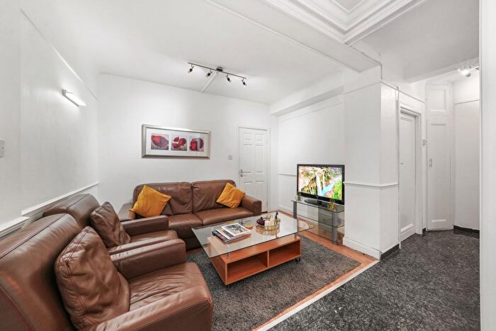 4 Bedroom Flat To Rent In Great Cumberland Place, London, W1H