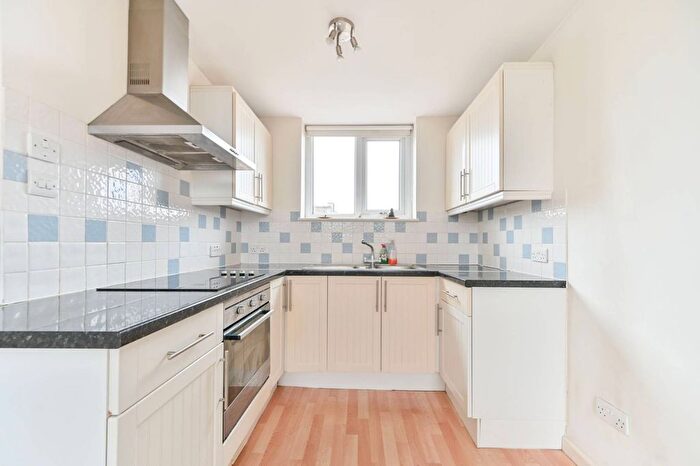 1 Bedroom Flat For Sale In Rowan House, Willesden Green, London, NW10
