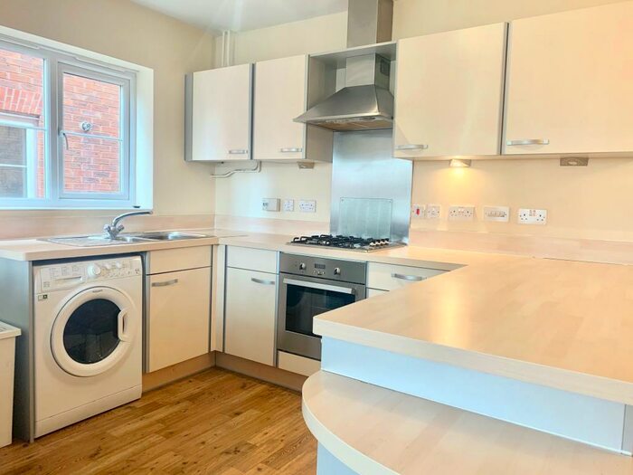 2 Bedroom Apartment To Rent In Hassocks Close, Beeston, NG9
