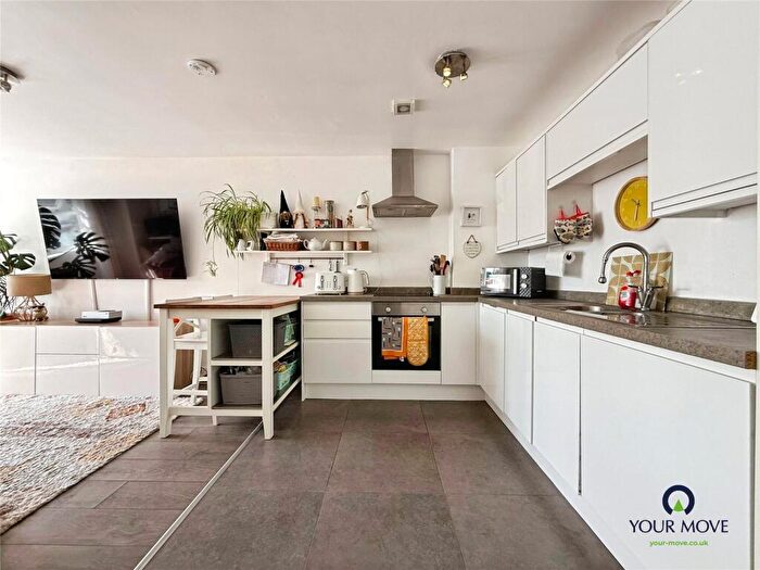 1 Bedroom Flat For Sale In Madeira Parade, Madeira Avenue, PO22