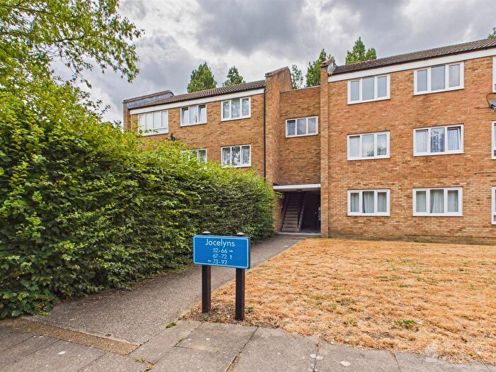 2 Bedroom Flat For Sale In Jocelyns, Harlow, CM17