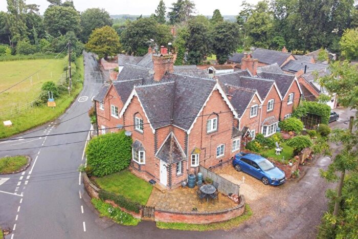 2 Bedroom Cottage For Sale In Hunningham, Leamington Spa, CV33