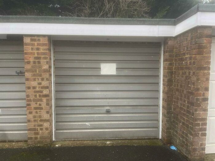 Garage / Parking To Rent In Garage, Littlehampton Road, Worthing, BN13