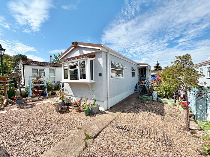 1 Bedroom Park Home For Sale In Mytchett Road, Mytchett, Camberley, GU16