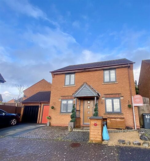 3 Bedroom Detached House For Sale In Thornhill Drive, St Andrews Ridge, Swindon, SN25
